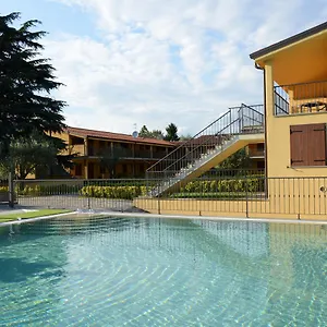 La Perla Aparthotel