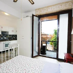 Cortesia 4 , Bologna Italien
